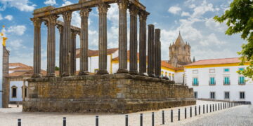 ÉVORA - Créditos: depositphotos.com / Fosters