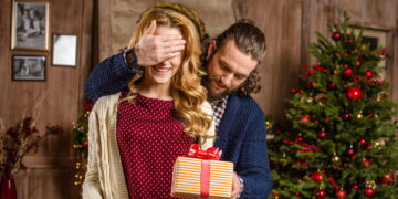 Presente de Natal - Créditos: depositphotos.com / AlexNosenko