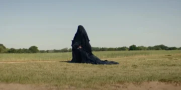 A mulher no jardim: Filme de terror tem aterrorizado apenas com seu trailer curto