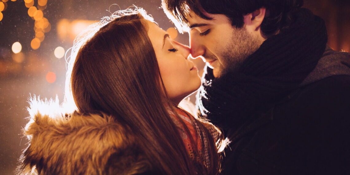Casal na paquera - Créditos: depositphotos.com / arthurhidden