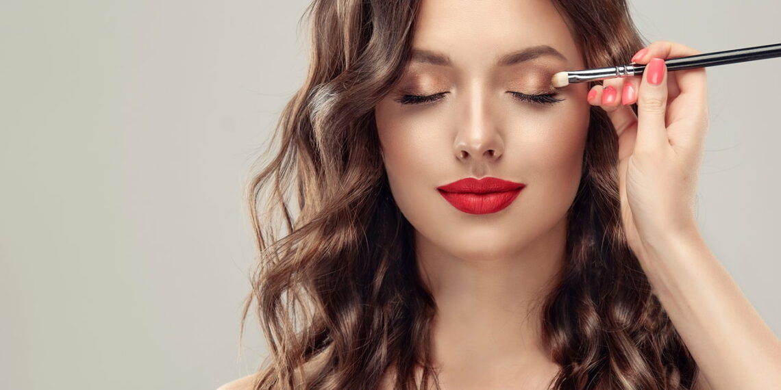 maquiagem - Créditos: depositphotos.com / Sofia_Zhuravets