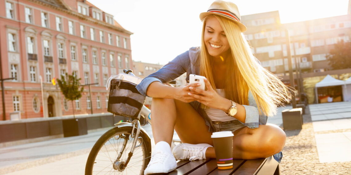 Moda verão 2025 - Créditos: depositphotos.com / gdolgikh