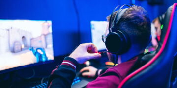 Garoto Jogando - Créditos: depositphotos.com / ParStud