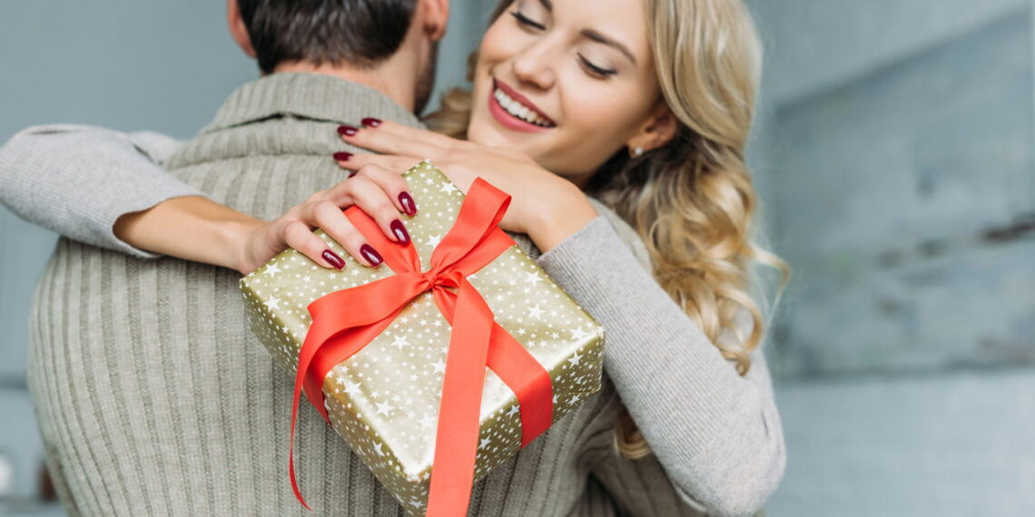 Presente surpresa - https://comentei.com.br/horoscopo/2025/01/20/em-busca-do-amor-verdadeiro-descubra-os-signos-que-estao-nessa-fase/