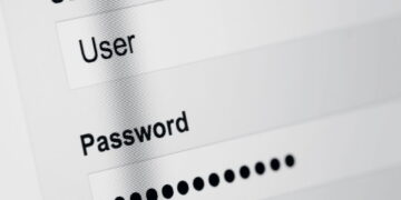 Senha forte - Créditos: depositphotos.com / leungchopan