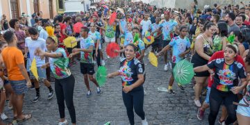 O que torna essa cidade a preferida dos brasileiros para passar o carnaval em 2025?