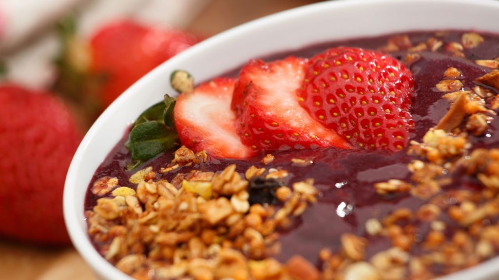 Açaí recheado - Créditos: depositphotos.com / diogoppr