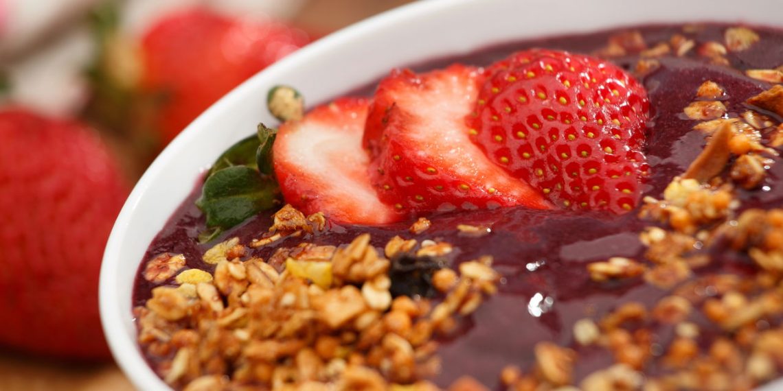 Açaí recheado - Créditos: depositphotos.com / diogoppr
