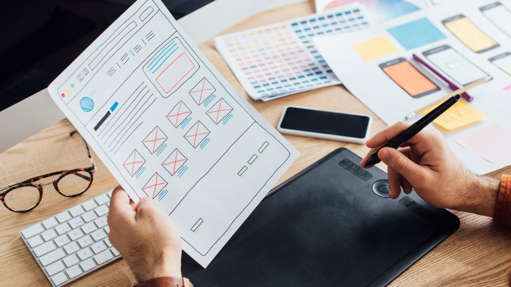 Resolvendo tarefas - Créditos: depositphotos.com / AndrewLozovyi