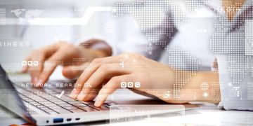 Laptop - Créditos: depositphotos.com / SergeyNivens