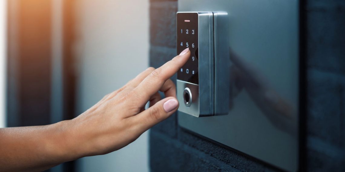 Fechadura digital com super desconto na Amazon: Veja como aproveitar a promoção!