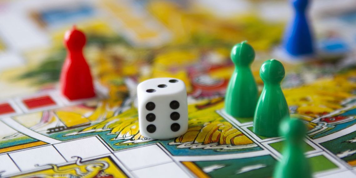 5 jogos de tabuleiro para você se divertir com a família ou amigos