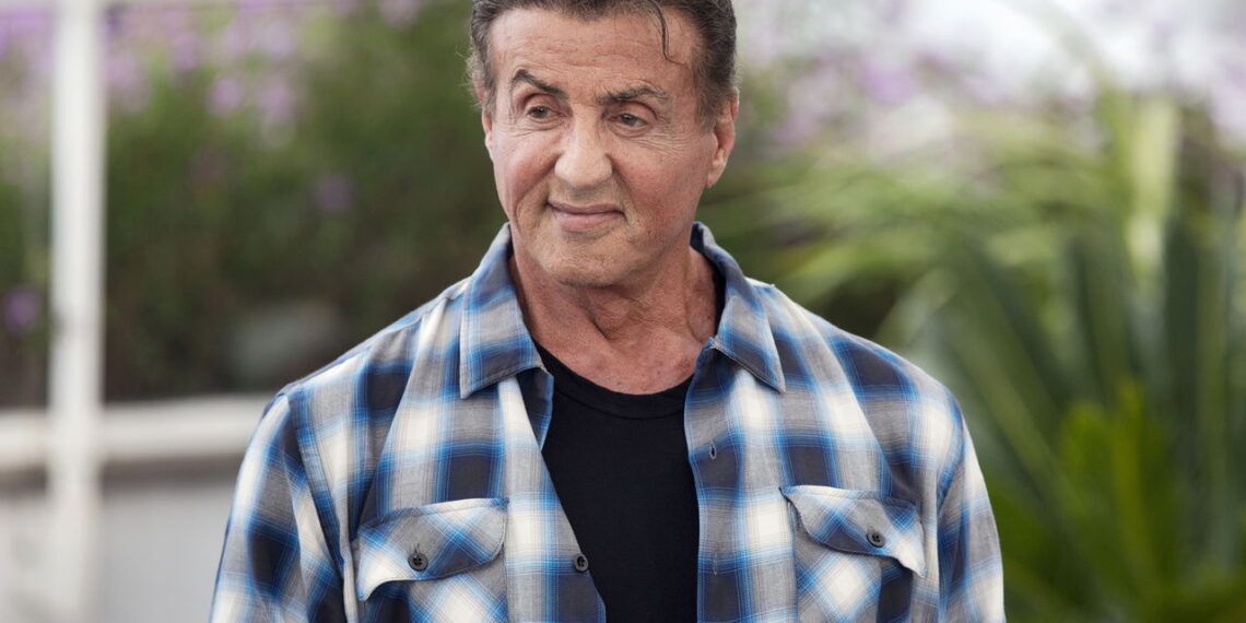 Atriz brasileira estreará filme de Hollywood ao lado de Sylvester Stallone