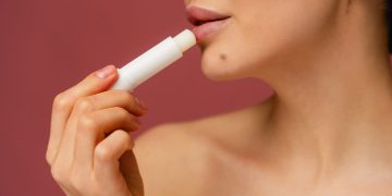 Passo a passo para ter lábios mais hidratados