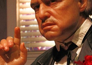 Escultura de Marlon Brando em "O Poderoso Chefão" - Créditos: depositphotos.com / U.Omozo
