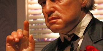 Escultura de Marlon Brando em "O Poderoso Chefão" - Créditos: depositphotos.com / U.Omozo