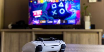 Controle de Playstation 5 - Créditos: depositphotos.com / joerimostmans