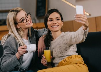 Séries para maratonar com as suas amigas