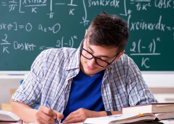 Estudante de física - Créditos: depositphotos.com / Elnur_