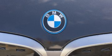 Conheça um dos modelos mais icônicos da BMW e desempenho excepcional