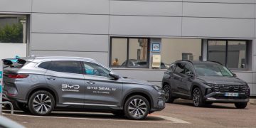 Carros elétricos da BYD - Créditos: depositphotos.com / OceanProd