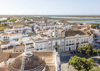 Faro, Portugal - Créditos: depositphotos.com / Sopotniccy