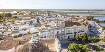 Faro, Portugal - Créditos: depositphotos.com / Sopotniccy