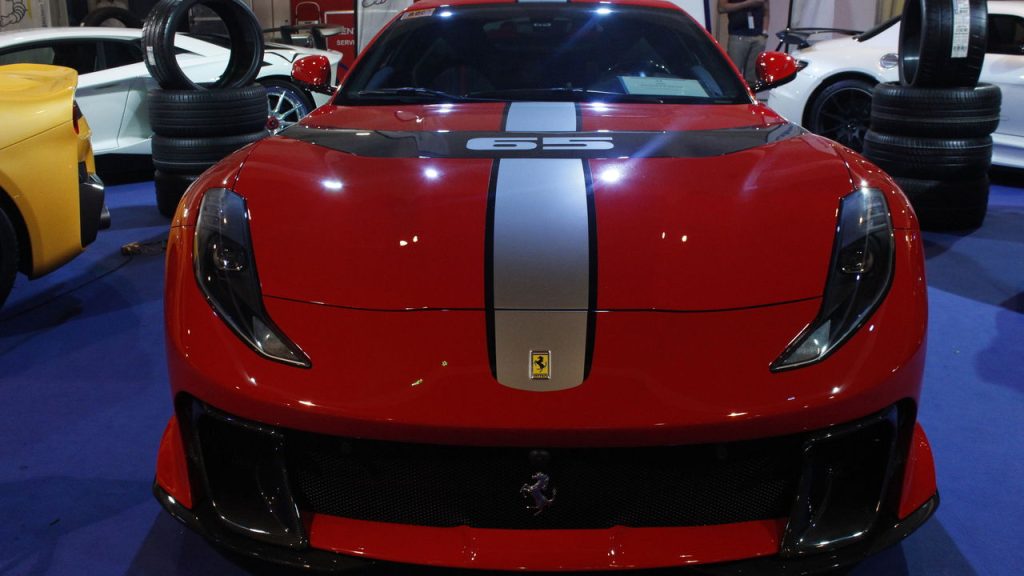Ferrari 812 - Créditos: depositphotos.com / imwaltersy