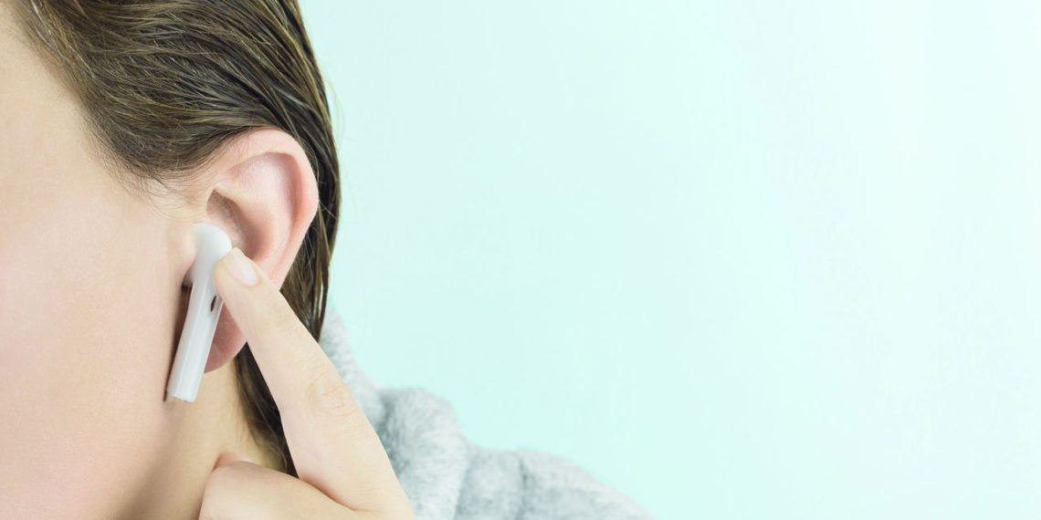 Fone de ouvido Bluetooth - Créditos: depositphotos.com / DANIELVET