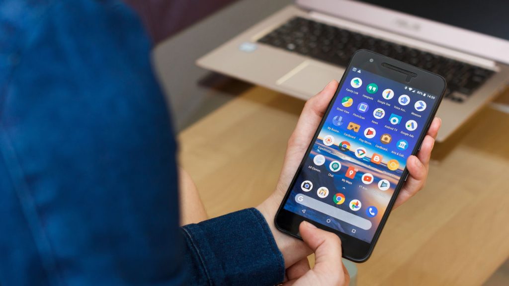 Pessoa utilizando Smartphone - Créditos: depositphotos.com / rss.vladimir@gmail.com