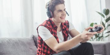 Headset HyperX Cloud Stinger 2 Core Wireless em oferta na Amazon Brasil: vale a pena aproveitar?