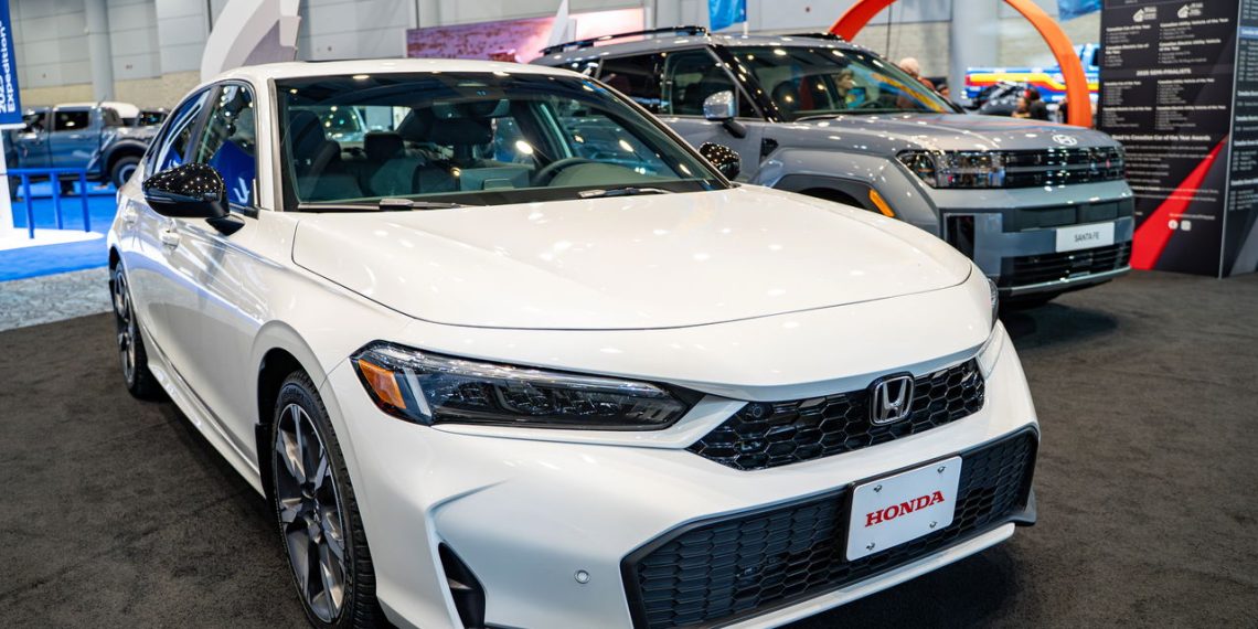 Honda Civic 2025 - Créditos: depositphotos.com / egunes_