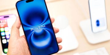 iPhone 16 Plus - Créditos: depositphotos.com / Wongphoto