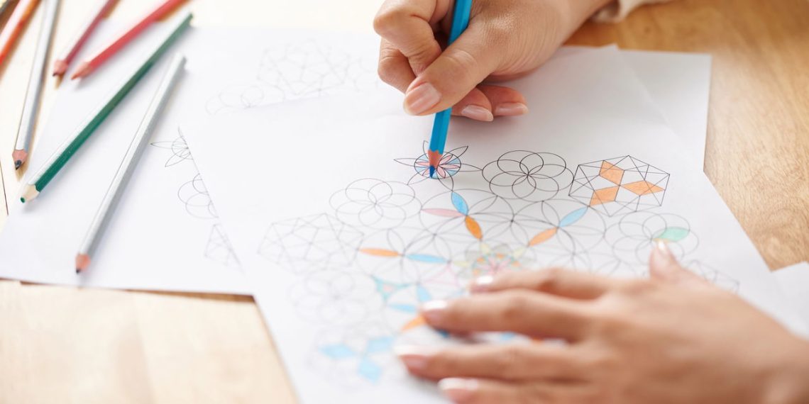 A volta dos livros de colorir: acompanhe a nova tendência criativa