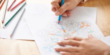 A volta dos livros de colorir: acompanhe a nova tendência criativa