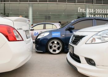 Nissan Versa - Créditos: depositphotos.com / PongMoji