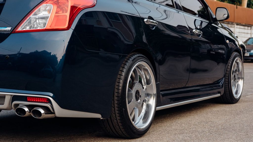 Nissan Versa - Créditos: depositphotos.com / PongMoji