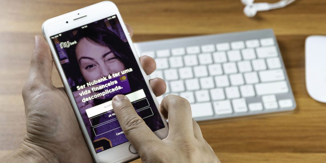 App Nubank - Créditos: depositphotos.com / julioricco