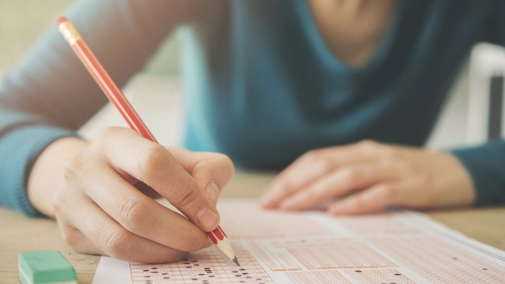 Concurseiro - Créditos: depositphotos.com / seb_ra