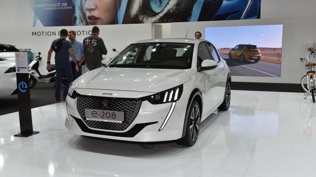 Peugeot e-208 - Créditos: depositphotos.com / autodatanet