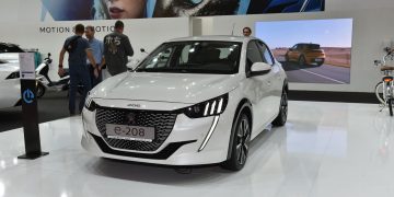 Peugeot e-208 - Créditos: depositphotos.com / autodatanet