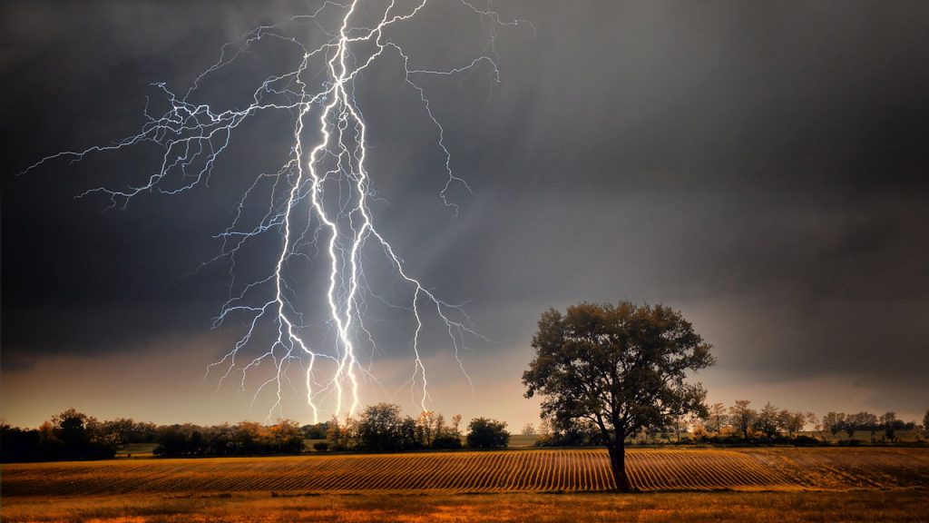 Tempestade - Créditos: depositphotos.com / BalazsKovacs