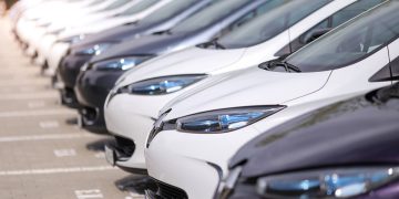 Frota de carros elétricos - Créditos: depositphotos.com / Mircea Moira
