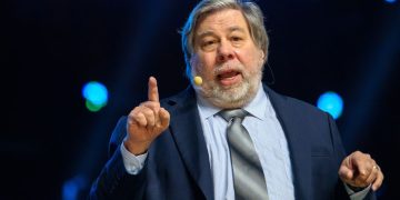 Steve Wozniak diz ser a favor da regulamentação da inteligência artificial