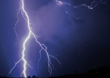 Tempestade - Créditos: depositphotos.com / photomarcza
