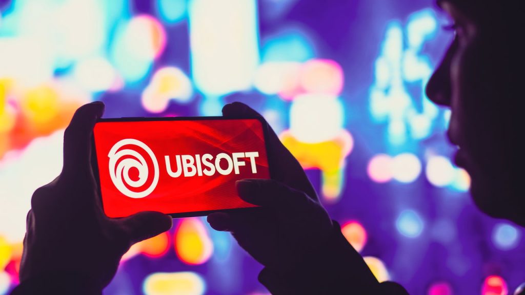 Celular com logo Ubisoft - Créditos: depositphotos.com / rafapress
