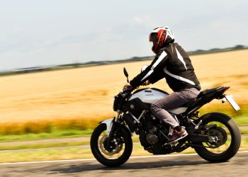 Yamaha MT - Créditos: depositphotos.com / ivangrgi111