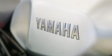 Logo yamaha em tanque de moto - Créditos: depositphotos.com / ezthaiphoto