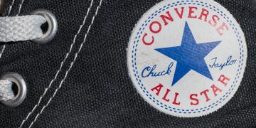 Converse all star - Créditos: depositphotos.com / rclassenlayouts