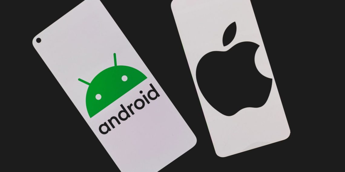 Smartphone Android e Smartphone iOS - Créditos: depositphotos.com / rokas91